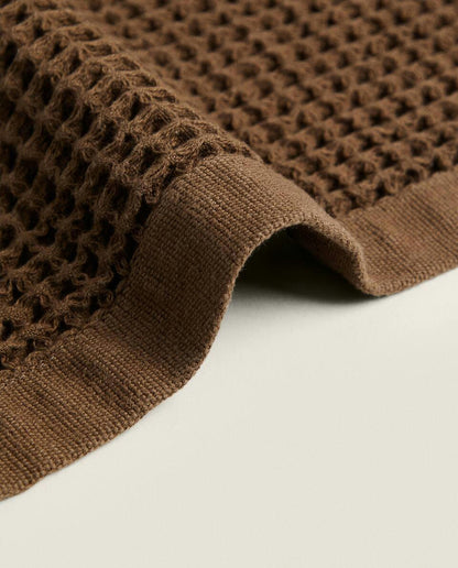 WAFFLE-KNIT COTTON TOWEL