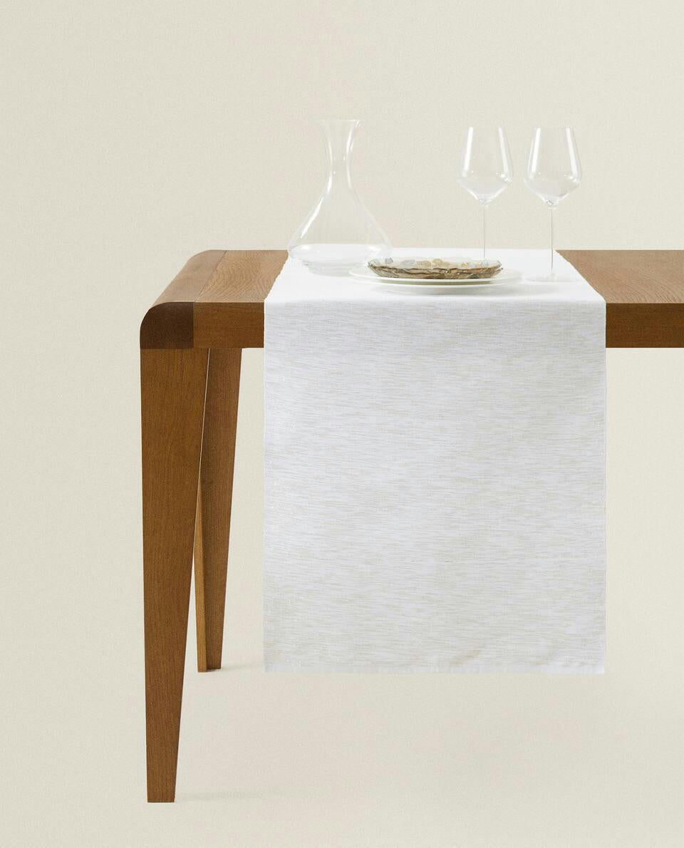 CHRISTMAS GLITTERY TABLE RUNNER