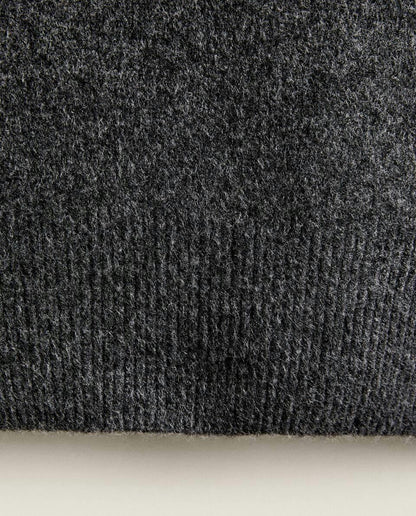 KNIT TURTLENECK SWEATER