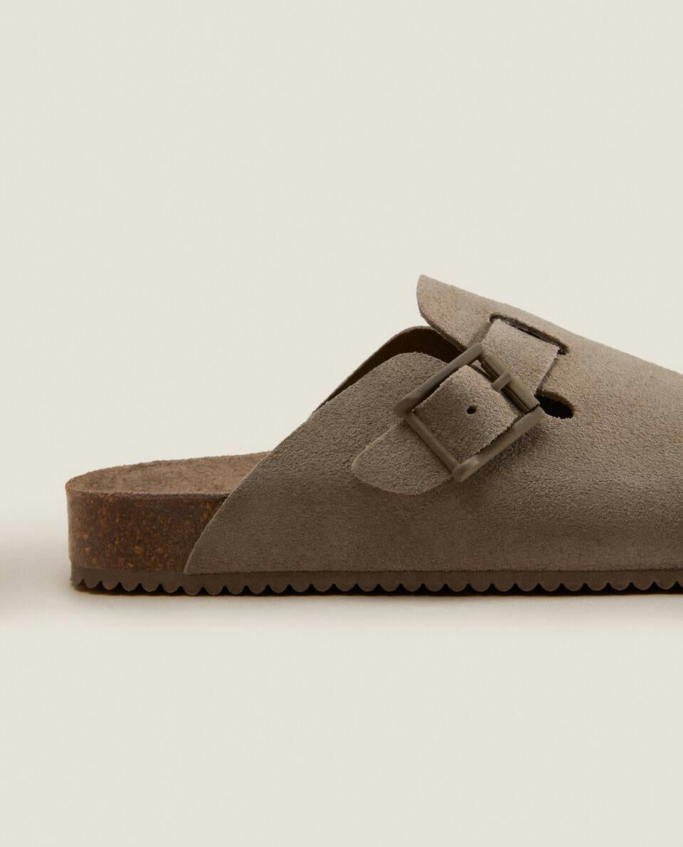 LEATHER CLOGS WITH BUCKLE