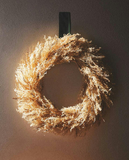 DECORATIVE CHRISTMAS WREATH WITH DRIED LEAVES