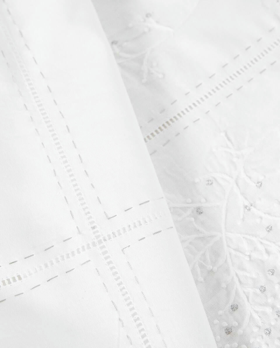 RAMIE TABLECLOTH WITH CHRISTMAS EMBROIDERY