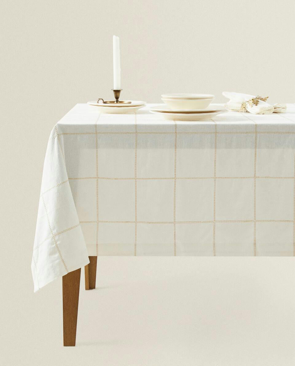 CHRISTMAS CHAIN LINEN TABLECLOTH