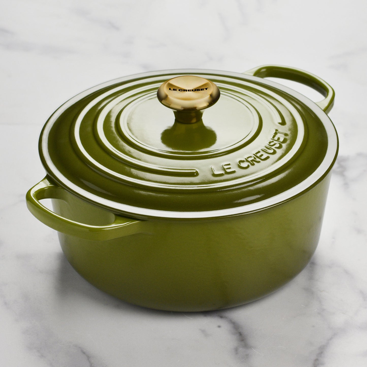 Signature Cast Iron 5.5-quart Olive Round Dutch Oven