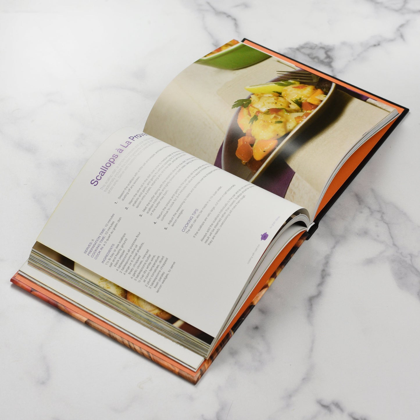 Signature Cast Iron 3.5-quart Oyster Round Dutch Oven & Cookbook Set