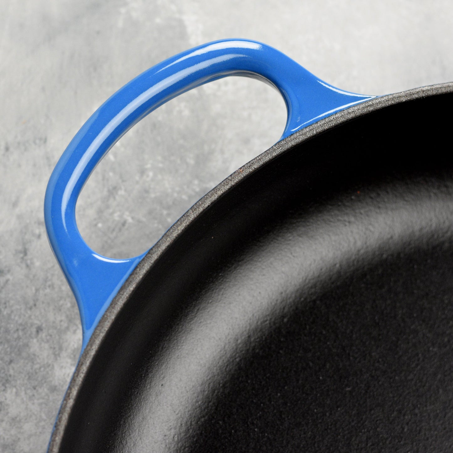 Cast Iron 10.25-inch Marseille Fry Pan with Wood Handle