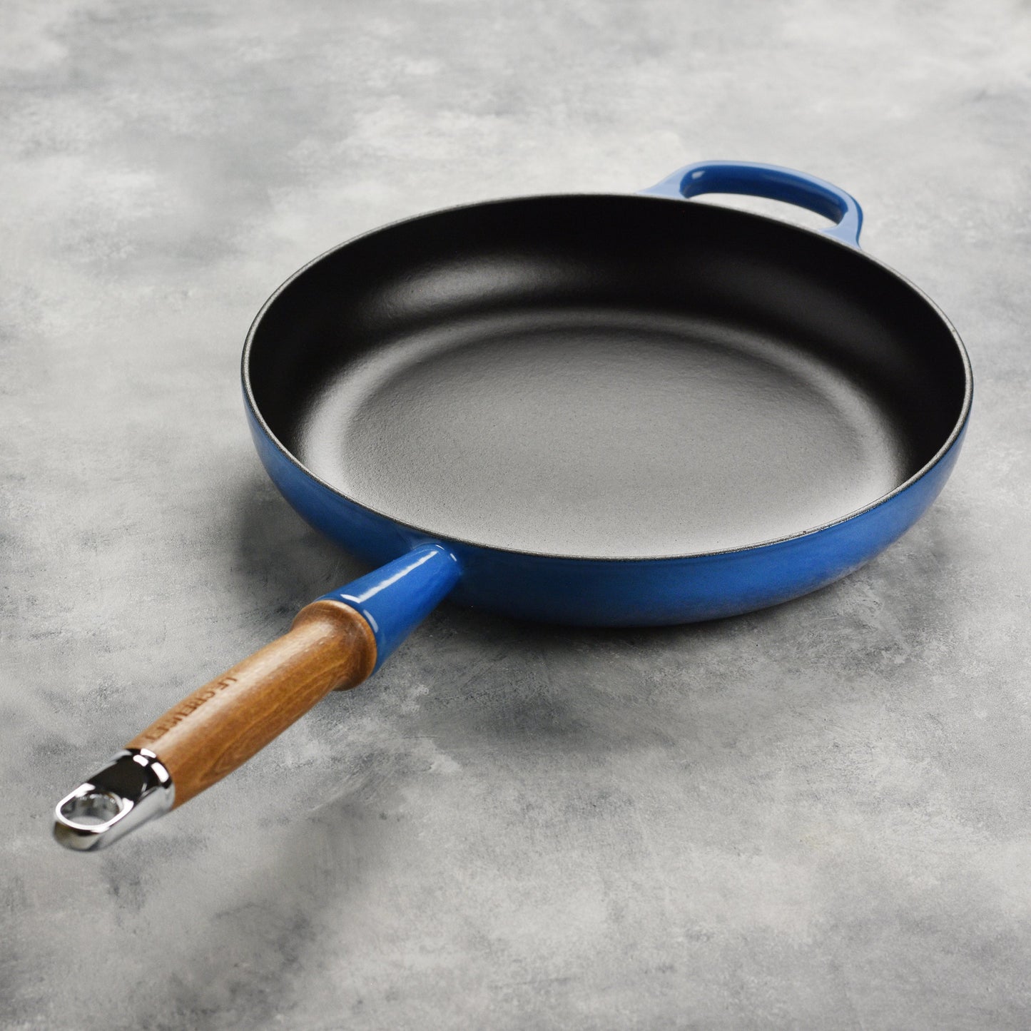 Cast Iron 10.25-inch Marseille Fry Pan with Wood Handle