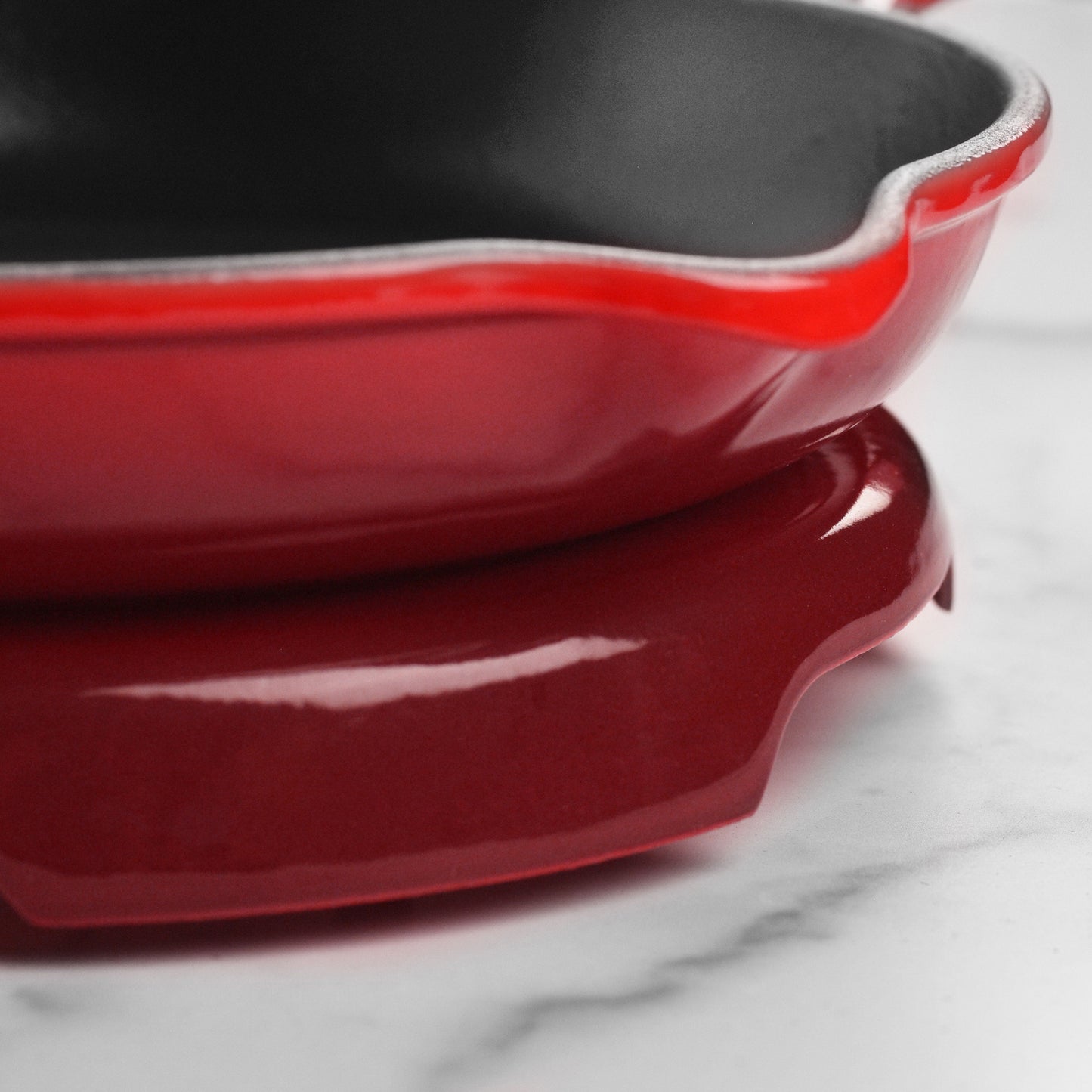 Signature Cast Iron 8.8-inch Cerise Round Trivet