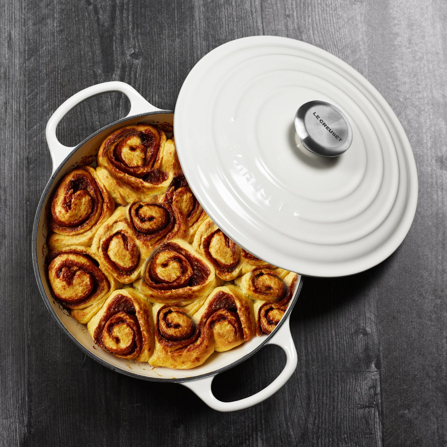 Signature Cast Iron 3.5-quart White Sauteuse Dutch Oven