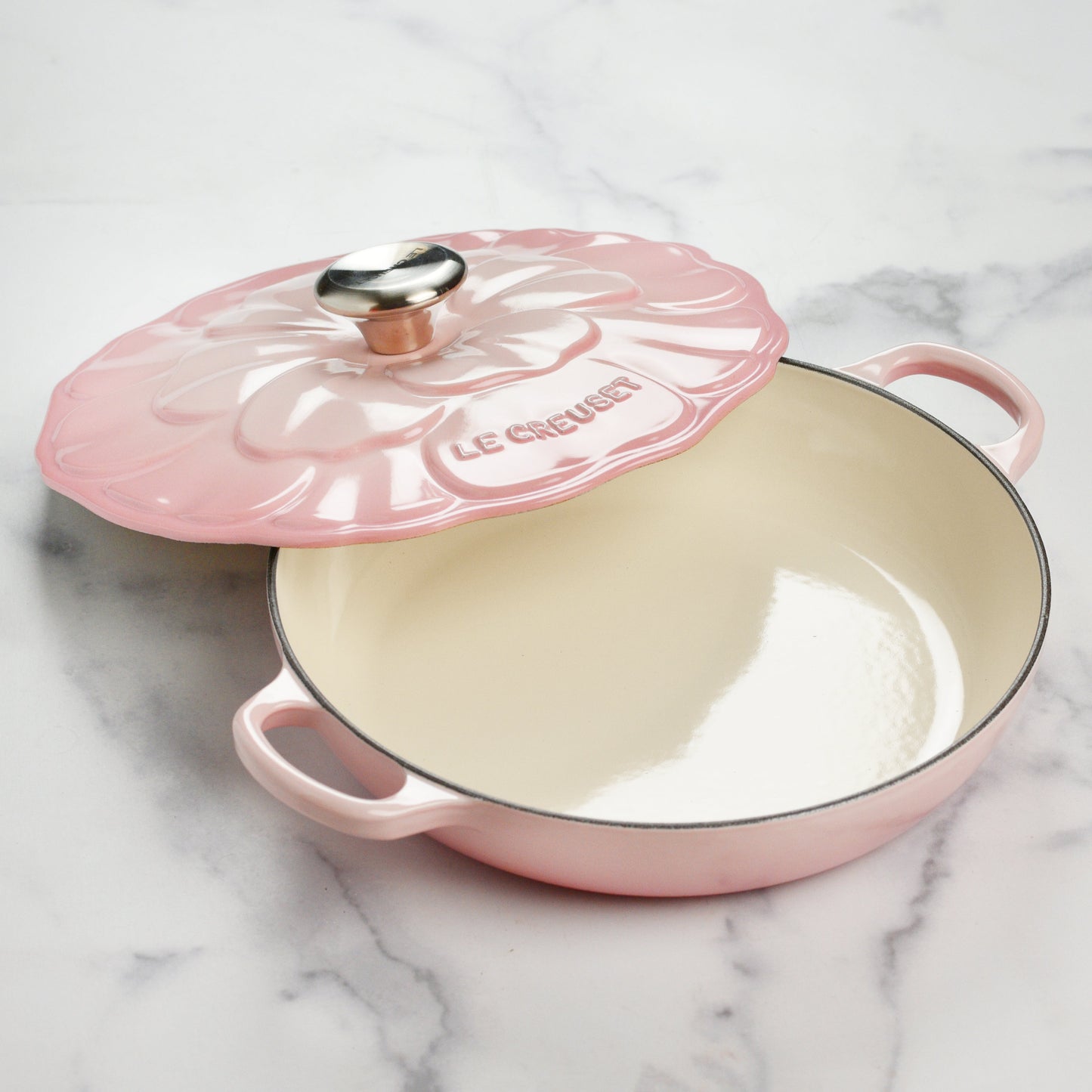 Signature Cast Iron 2.25-quart Shell Pink Petal Braiser