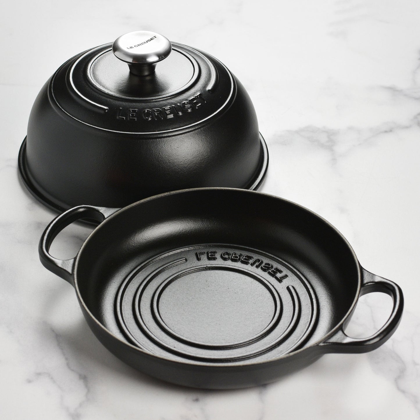 Signature Cast Iron 9.5-inch Licorice Bread Oven