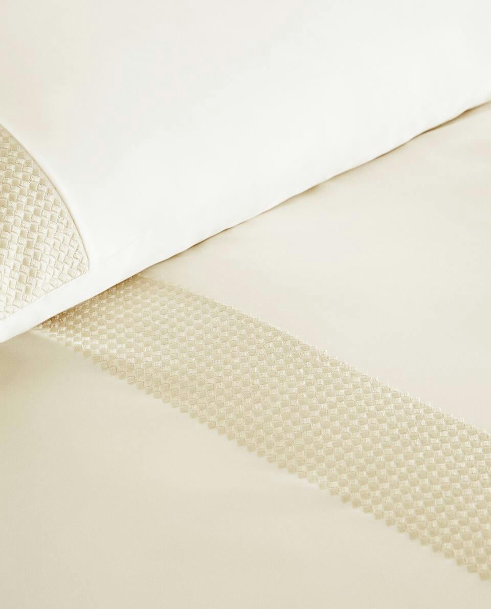 GEOMETRIC EMBROIDERED DUVET COVER