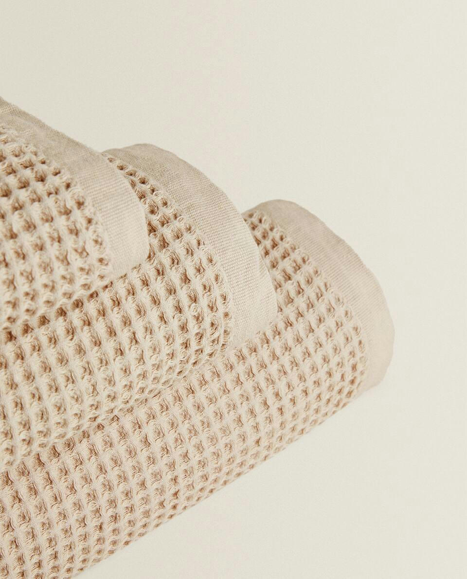 WAFFLE-KNIT COTTON TOWEL