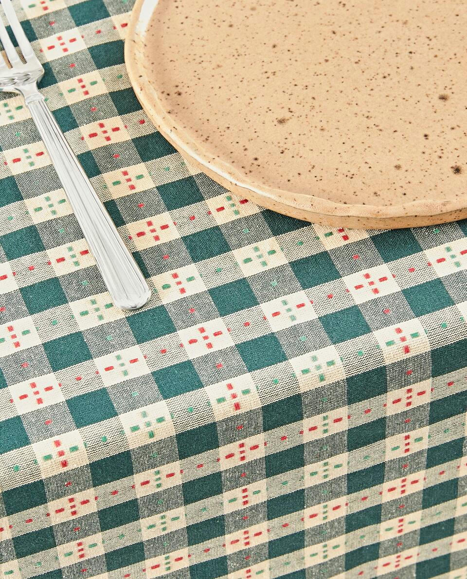 CHRISTMAS CHECK TABLECLOTH